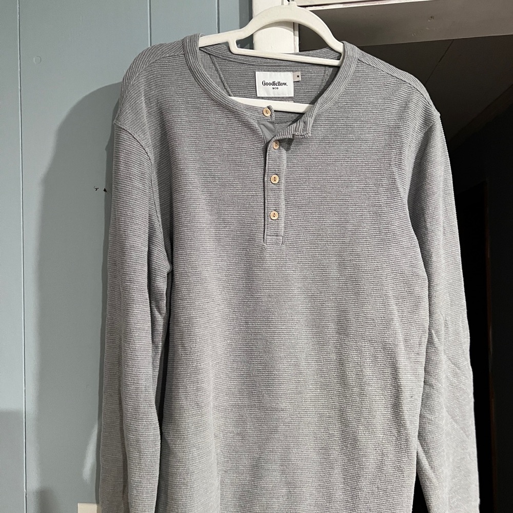 Goodfellow & Co Men's Light Gray Long Sleeve Henley